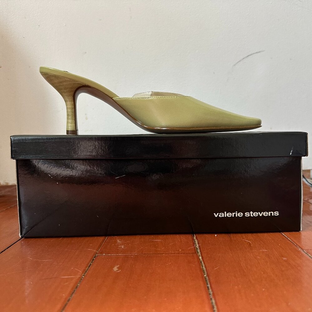 Valerie Stevens Lime Green 3" Heels (Size 7)